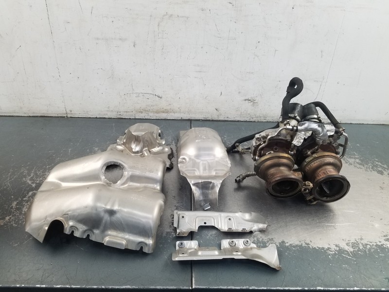 2015 BMW X5M F85 S63B44T2 4.4L Turbocharger Set / Heat Shields #9227 B3