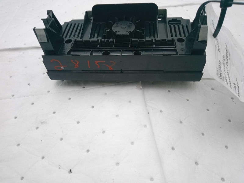 2017 Audi Q3 A/C Selector Switch OEM 8U0820043JXHA White 108k Miles