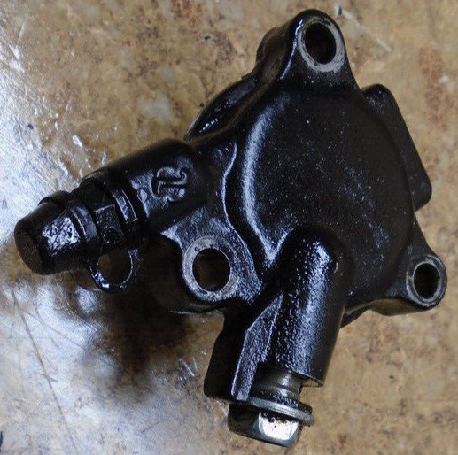 2000 2001 Kawasaki ZG1000 ZG 1000 Concours Engine Clutch Slave Cylinder Motor 01