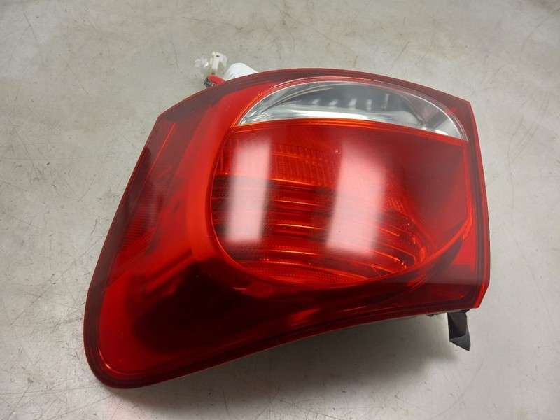 07-11 LEXUS GS350 PASSENGER SIDE REAR QUARTER MOUNTED TAIL LIGHT