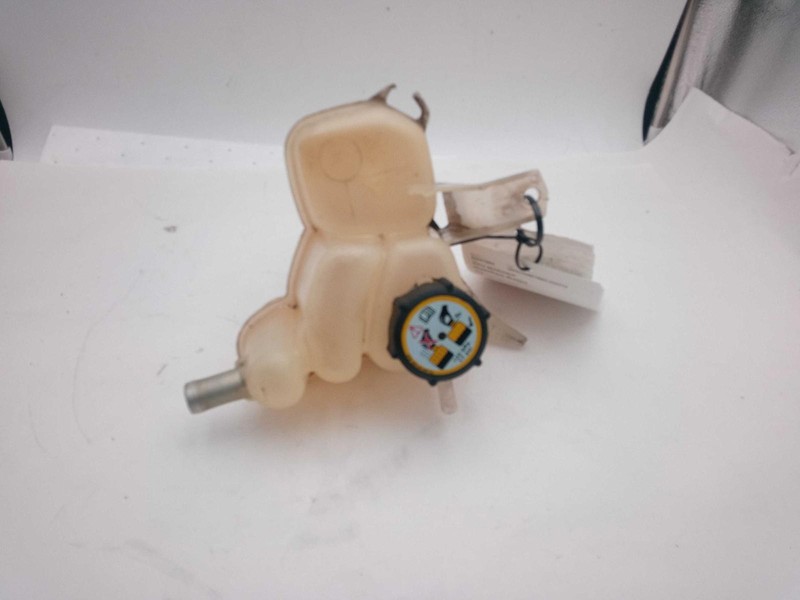 2011 Mercury Mariner Engine Coolant Reservoir Gold OEM 2.50L 145K Miles