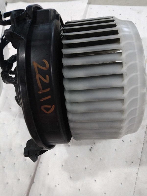2015 Jeep Cherokee HVAC Blower Motor OEM 68223053AC Blue 117K Miles