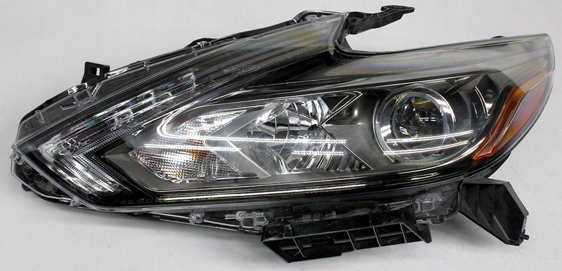 OEM Left Driver Side Headlamp For Nissan Altima 26060-9HS2B