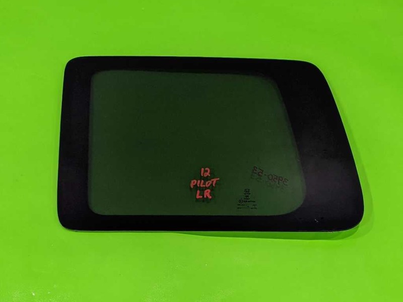 09-15 PILOT DRIVER LEFT REAR QUARTER WINDOW GLASS W/ANTENNA OEM 3950-53