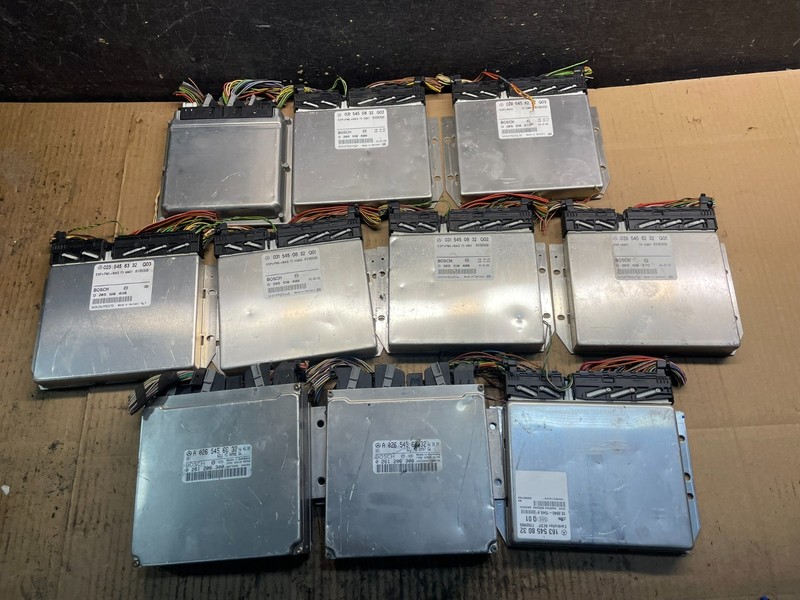 Mix of 10 Mercedes ECM Engine Computer Module X8657 PS