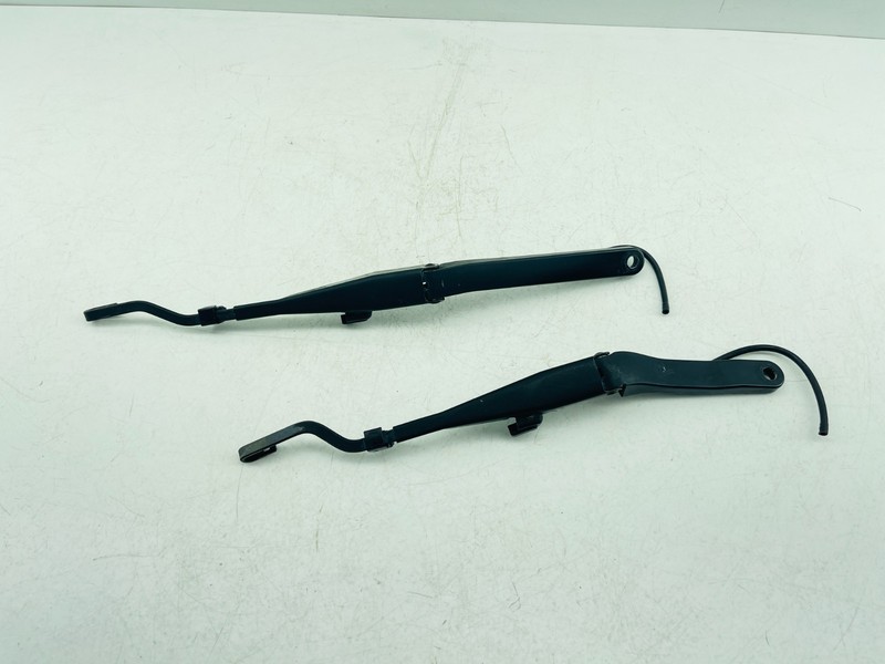 2006–2009 Pontiac Solstice Wiper Arm Set OEM 24029751 24029752