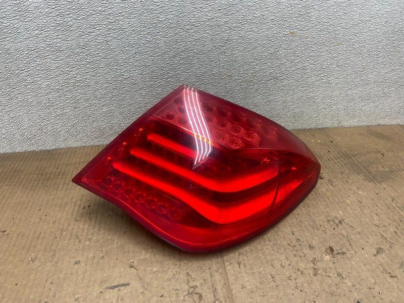 2009 to 2012 Bmw 7-Series F01 F02 750i Right Passenger Tail Light OEM AA6840 DW