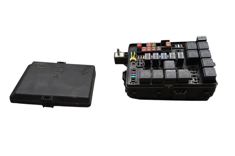 14-17 Maserati Ghibli M157 Engine Battery Fuse Relay Junction Box 670008650 OEM