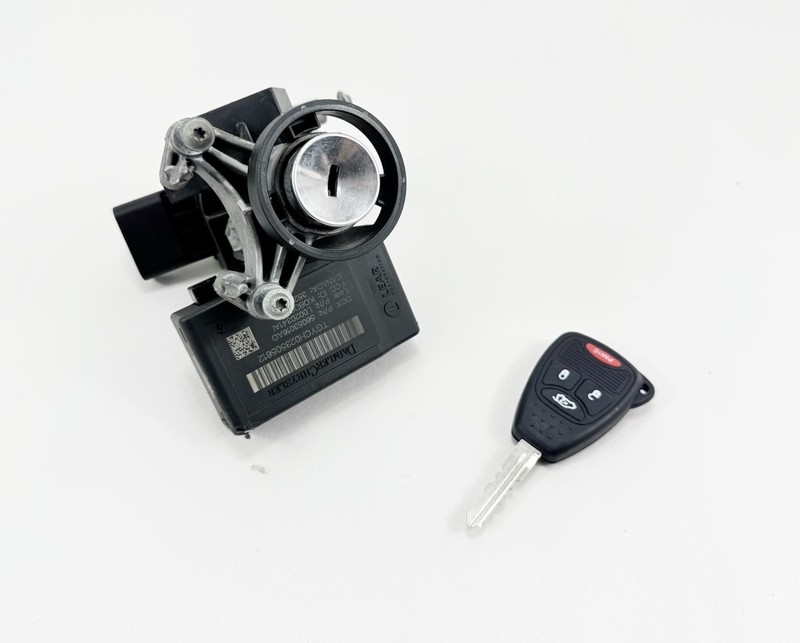 2005-2007 Jeep Grand Cherokee Ignition Switch Lock Cylinder Key OEM 56053016AO