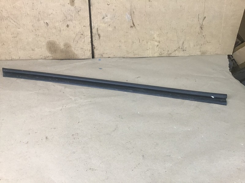 McLaren 650S 2015 Right Door Window Belt Weather Strip Seal 15-17 :Y