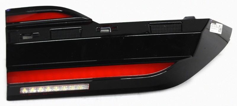 OEM Left Driver Side LED Tail Lamp For BMW X7 63-21-9-881-361, Lens Chips