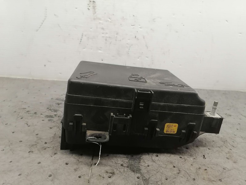 Fuse Junction Box Engine Compartment Fits 15 CHALLENGER 1584317