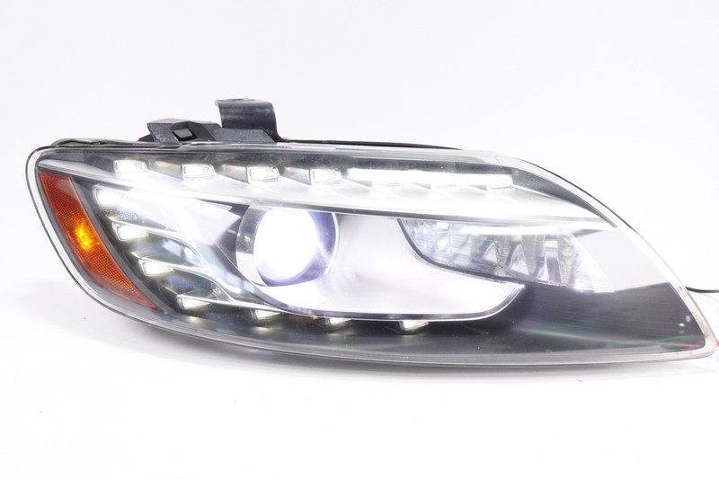 AUDI Q7 Right RH Headlight Headlamp XENON OEM 2010 - 2015