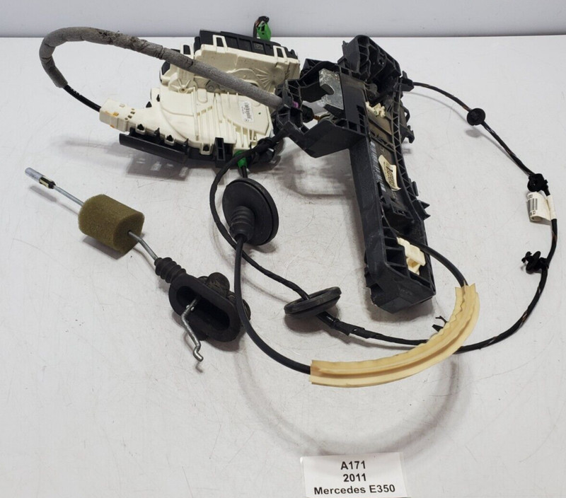✅ 10-11 OEM Mercedes A207 E350 Front Right Passenger Lock Latch Actuator W/ Base