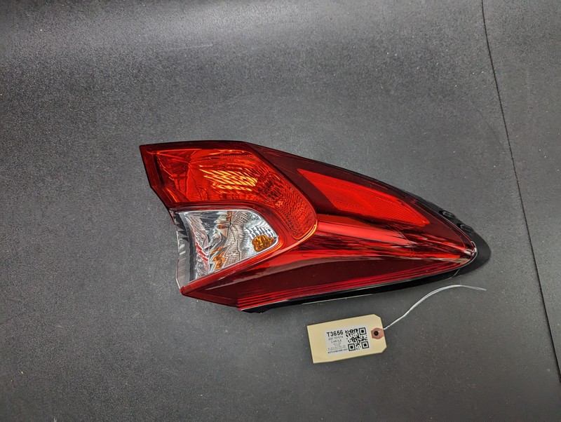 Rear Left Outer Tail Light Lamp 2021 Toyota C-HR 81560-F4021 2018 2019 2020 2022