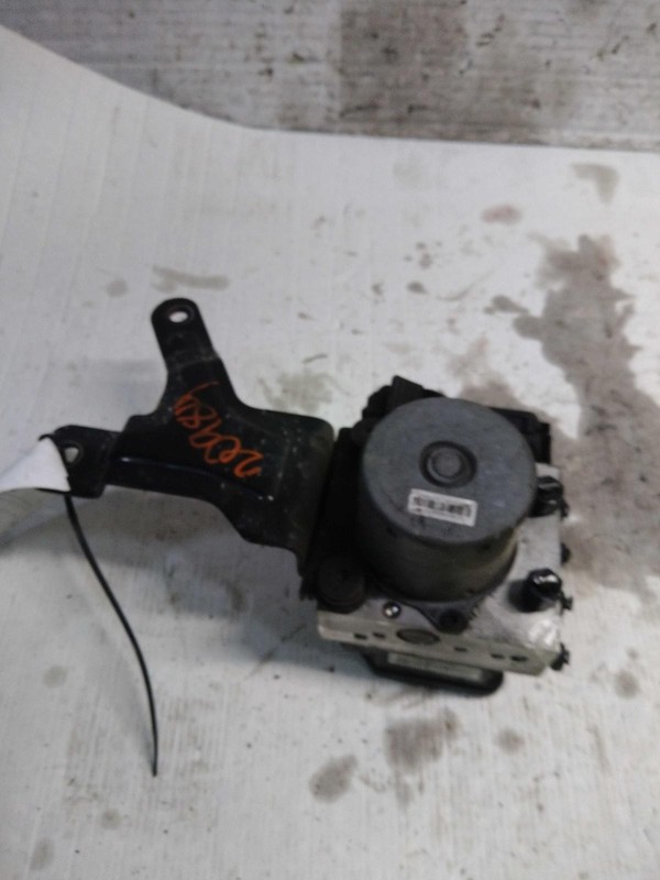 Used ABS Hydraulic Assembly fits: 2016 Hyundai Veloster ABS electronic stability