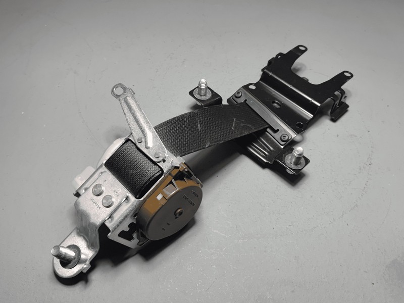 2014-2020 ACURA MDX REAR 2ND ROW CENTER MIDDLE SEAT BELT SEATBELT RETRACTOR OEM
