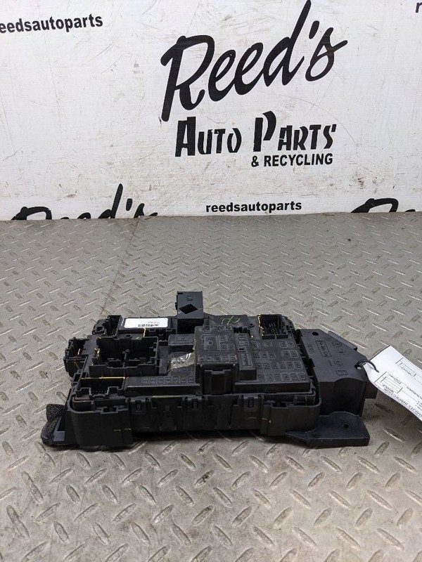 Fuse Box Engine Fits 11-14 FORD F250SD PICKUP 1184587