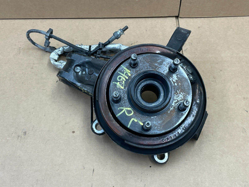 2005-2013 Chevrolet Corvette Rear Left Driver Spindle Knuckle Hub RWD 1467 OEM