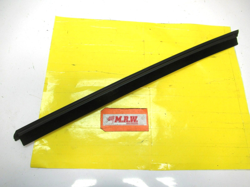 RIGHT REAR TOP EDGE INNER SEAL MOLDING DOOR PANEL WINDOW GLASS BELT R for ESCAPE