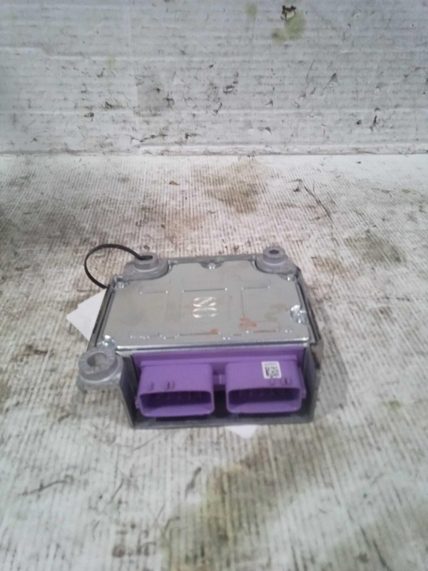 Used Air Bag Module fits: 2017 Kia Sportage Air Bag console front ID 95910D9050