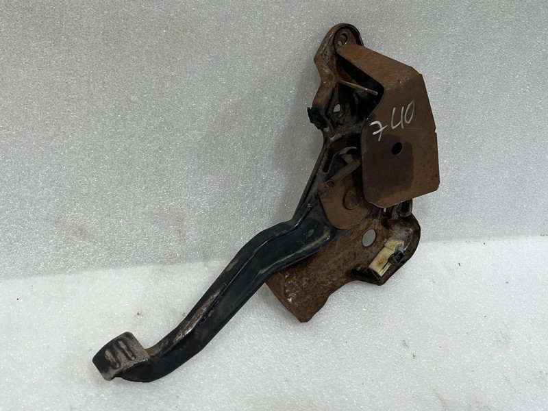 1992 1993 1994 1995 1996 CHEVROLET PICKUP 3500 2500 1500 PARKING BRAKE PEDAL