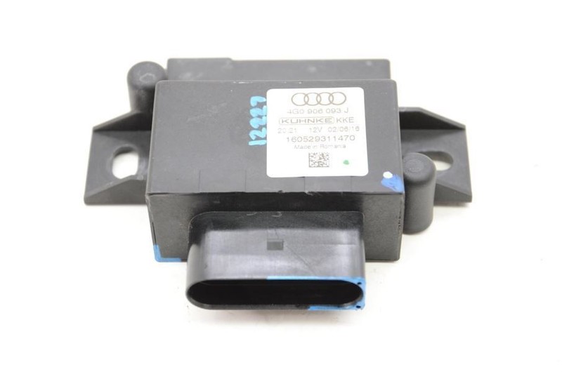 2017-2018 Porsche Macan 2.0L Fuel Pump Module 4G0906093J