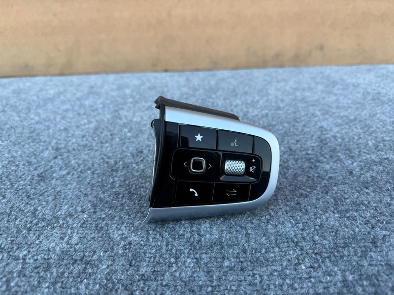 GENESIS GV70 2026 OEM STEERING WHEEL RIGHT PASSENGER CONTROL SWITCH ASSEMBLY