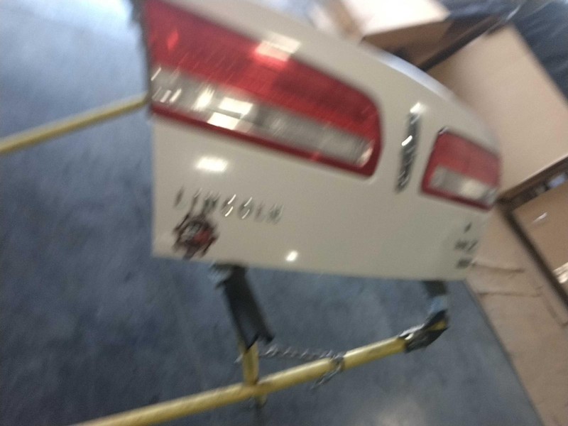 2010 Lincoln MKZ Deck Lid Trunk Lid White OEM 9H6Z13404B 180K Miles