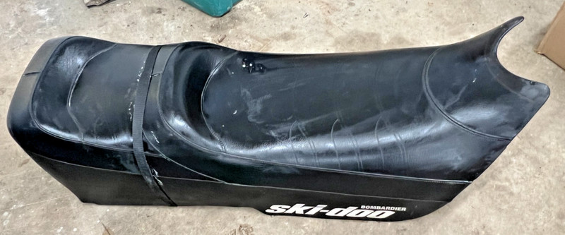Ski Doo Seat Saddle Passenger 2-Up 1999-2001 Grand Touring SE 510003589 CK3 OEM
