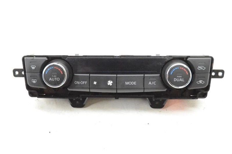 2016-2019 Nissan Maxima SL Automatic Heat and AC Temperature Control