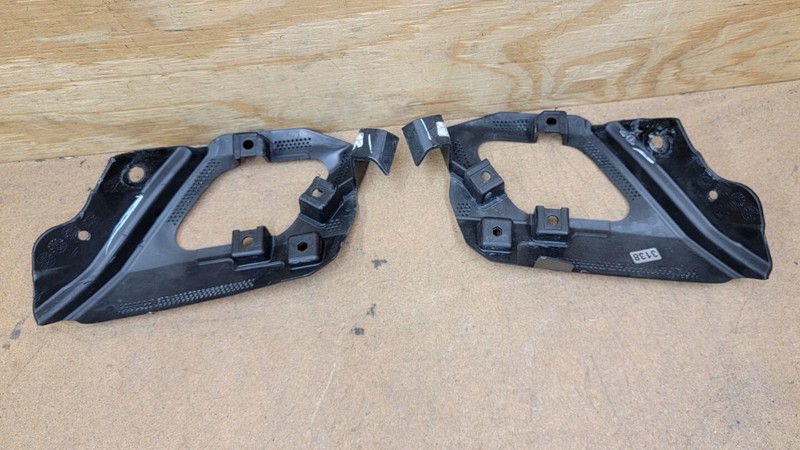 2015 - 2018 Cadillac ATS Front Bumper Upper Brackets Cover Right & LH Side OEM *