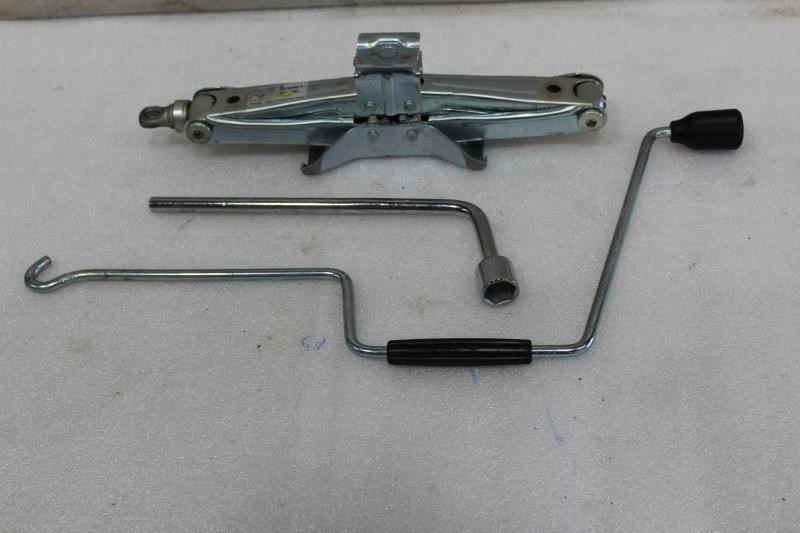 1990 1991 1992 1993 1994 LEXUS LS400 SPARE TIRE JACK AND TOOLS