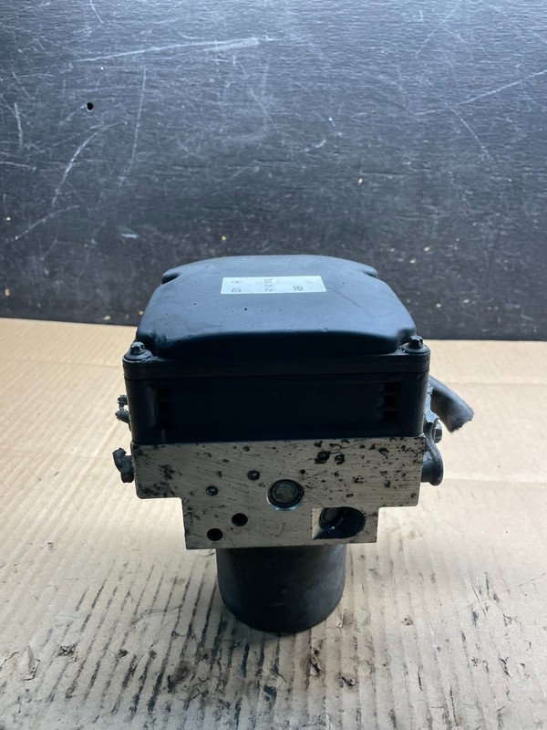 2006 to 2009 Mercedes E350 ABS Anti Lock Brake Pump A2114311912 x8795 DG