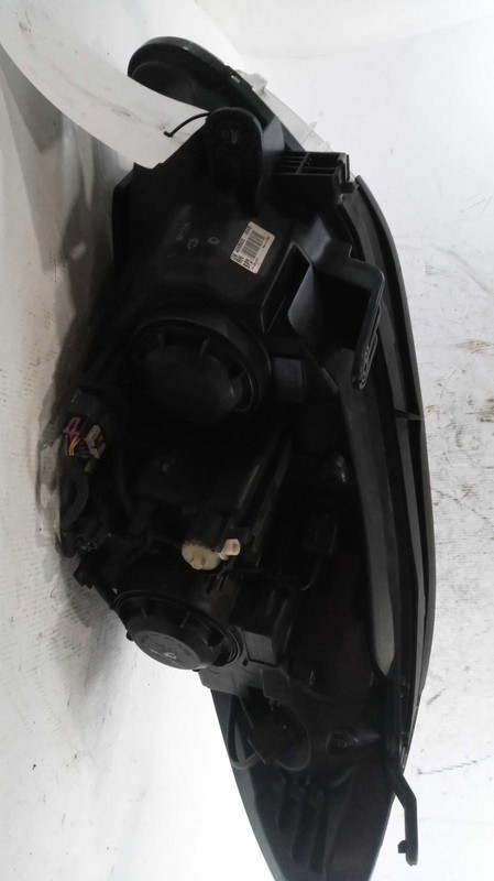 2016 BUICK ENCORE Right Headlight Assembly Black OEM Used 554927 99K Miles