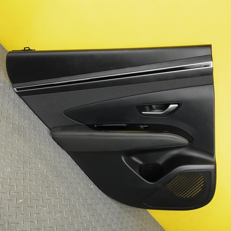 2022-2024 HYUNDAI TUCSON REAR LEFT INTERIOR DOOR PANEL TRIM COVER OEM 83310CW000
