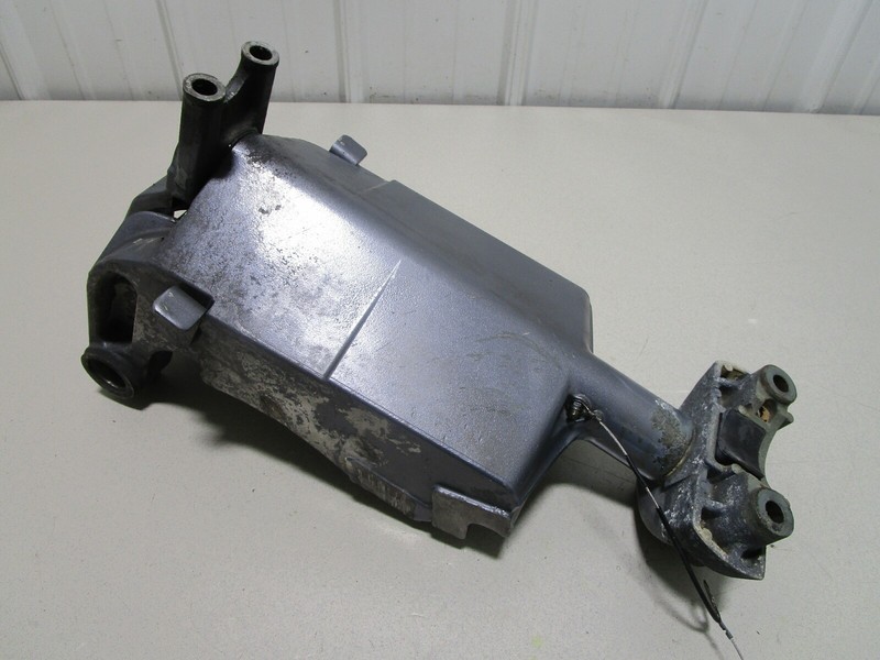 6D8-43311-00-4D Yamaha Outboard 75 HP 4 STK Swivel Bracket Assembly 2006