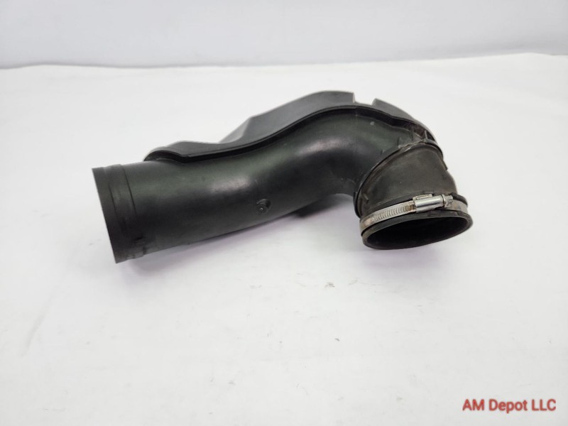 2015 BMW 320i 328i N20 N26 2.0 F30 F31 Air Filter Box Outlet Duct / Boot 7605045