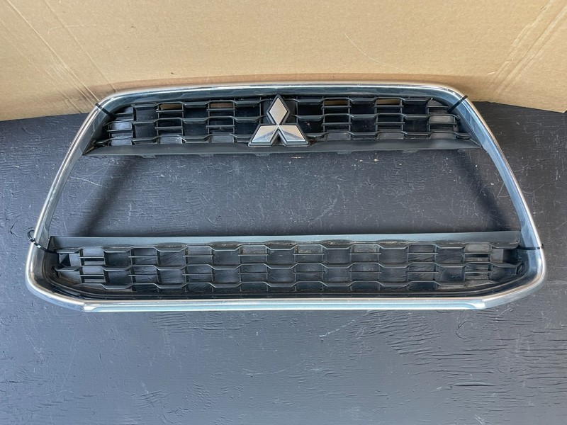 2013 to 2015 Mitsubishi Outlander Sport 6402A332 Front Bumper Grille AC9931