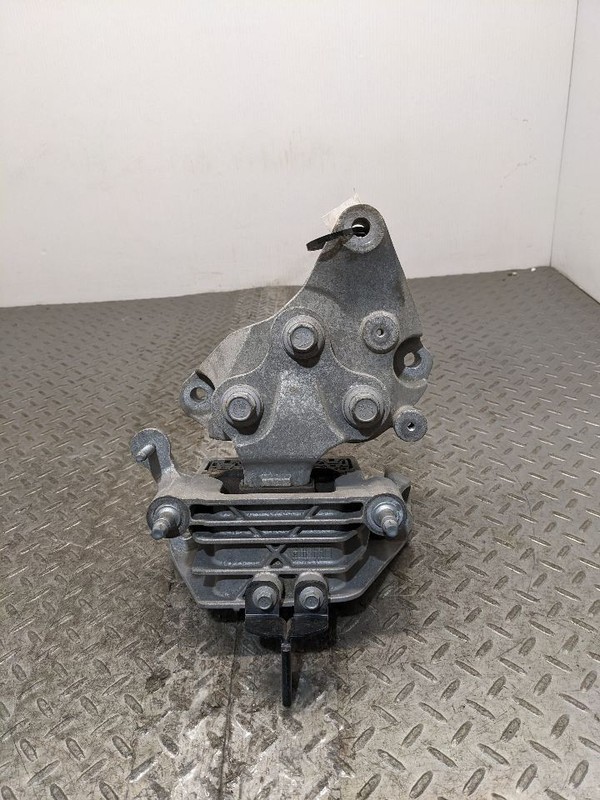 17-25 CHRYSLER PACIFICA FRONT LEFT TRANSMISSION FRAME MOUNT BRACKET SUPP 1181573