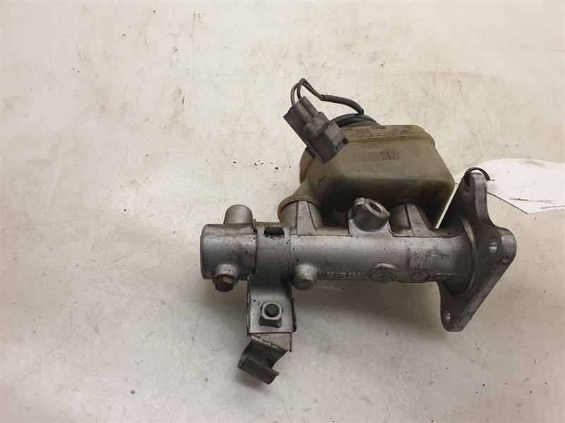 93-98 TOYOTA LAND CRUISER 4.5L 4WD BRAKE MASTER CYLINDER ASSEMBLY
