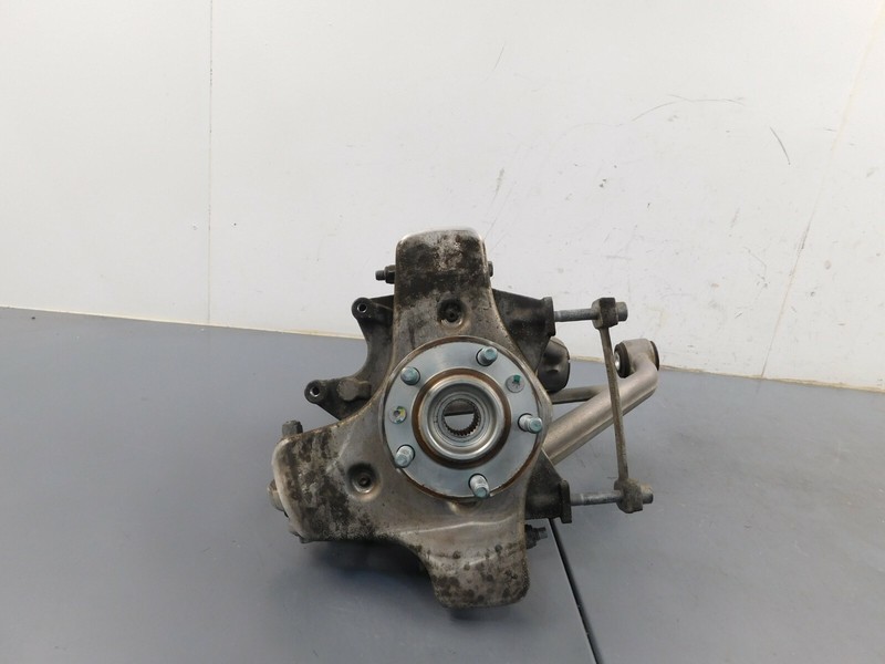 2015 14 - 18 Aston Martin V12 Vantage S Right Rear Hub Assembly #1954 C4
