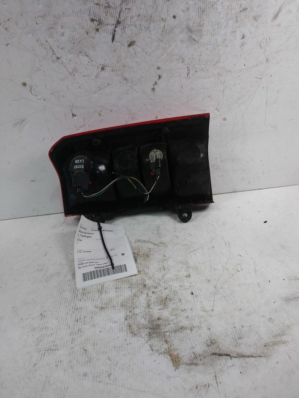 2016 Jeep Patriot Left Tail Light Assembly Black 349003 100K Mi Used