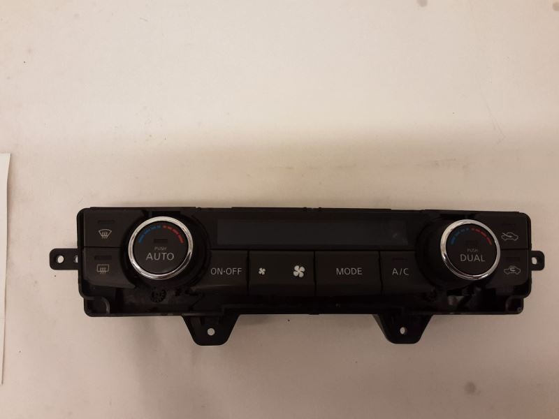 Temperature Control Automatic AC Fits 16-20 MAXIMA 3265356
