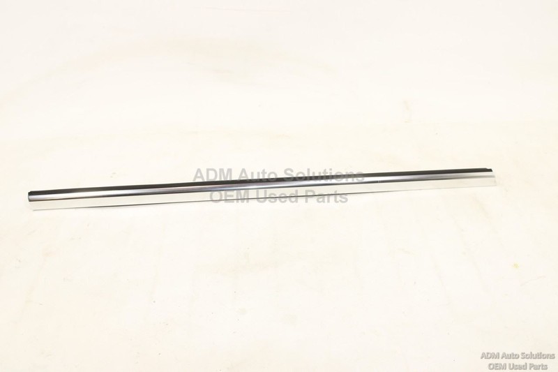 2014-2019 MERCEDES CLA250 C117 FRONT RIGHT SIDE DOOR WINDOW BELT MOLDING OEM