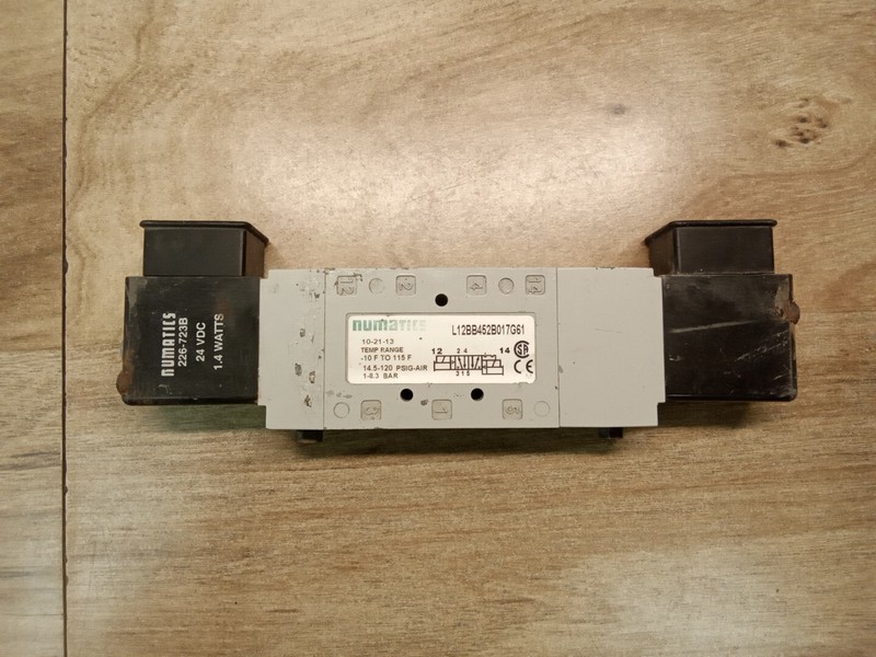 Numatics L12BB452B017G61 Pnumatic Air Valve.