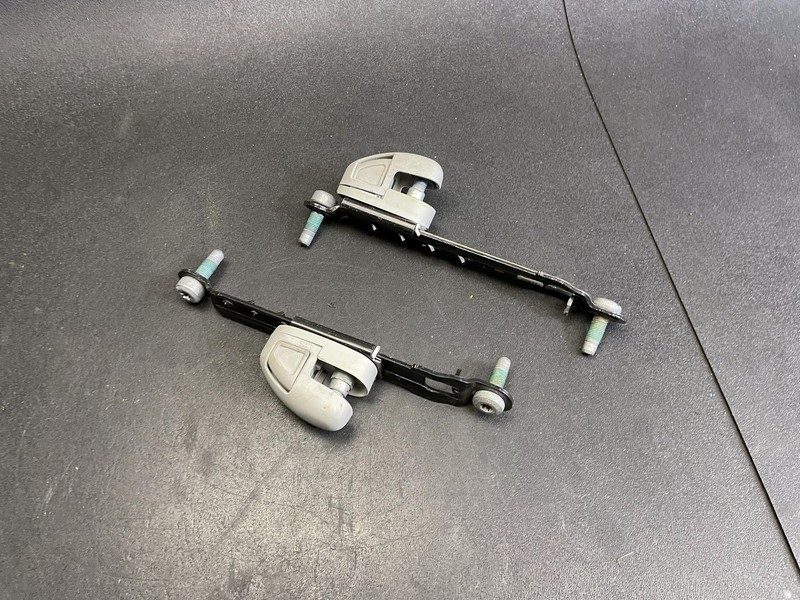 2PC Front Right & Left Seat Belt Adjuster 2018 Jeep Compass 5LA64PS4AB 2017-2021