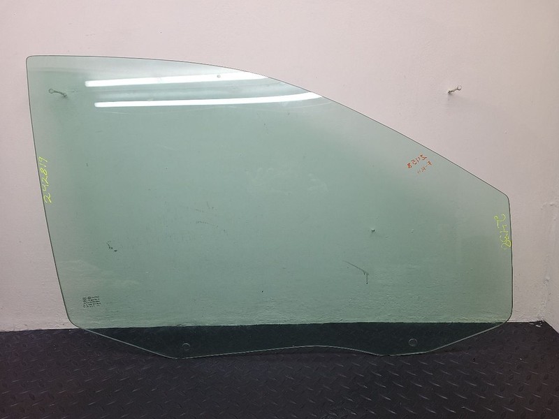 08-16 Chrysler Town & Country Front Right Passenger Door Glass OEM 4894610AB