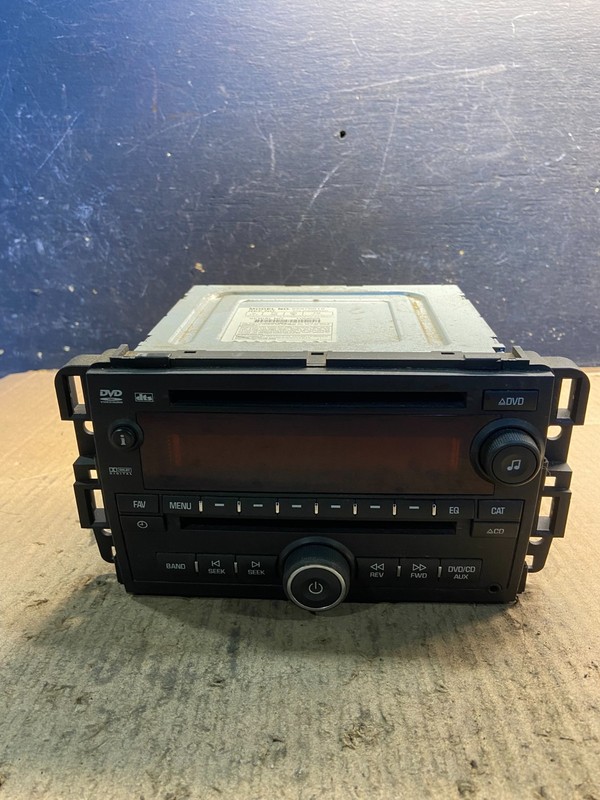2010 to 2012 GMC Acadia Radio AM/FM CD Player Radio Z0744 DG