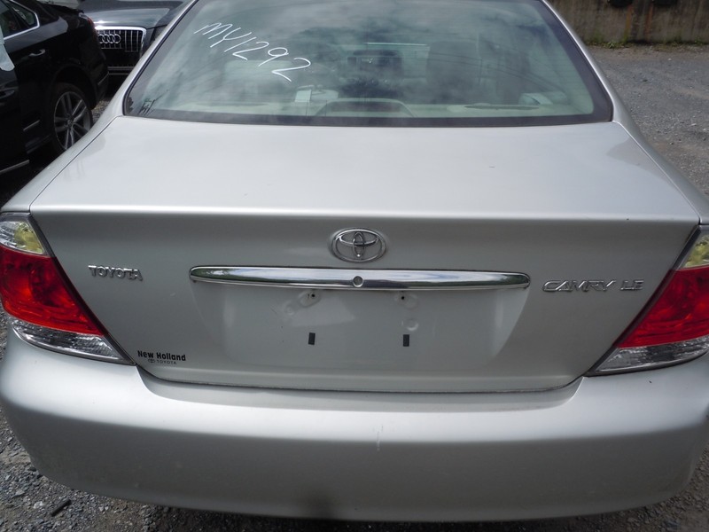2002-2006 Toyota Camry Rear Trunk Deck Lid W/O Spoiler OEM 1C8